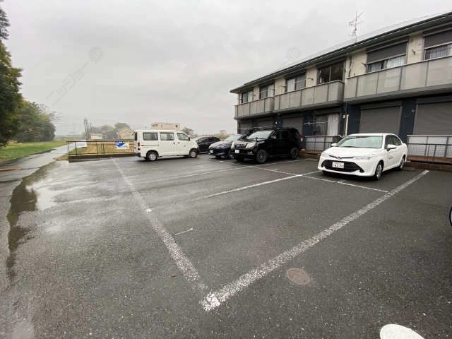 駐 車場