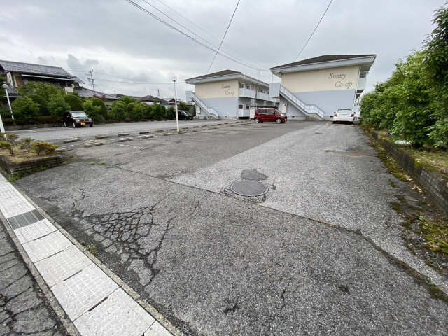 サニーコーポ南棟 2階 駐車場