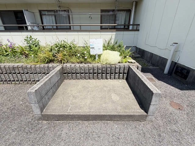ごみ置き場
