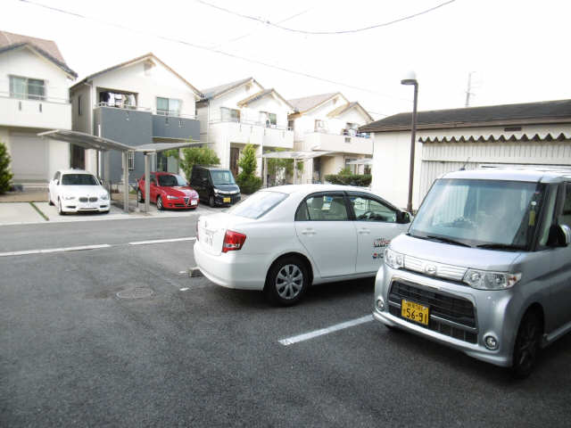 サンハイム２号館 4階 駐車場