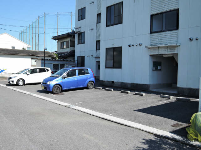 サンハイム２号館 3階 駐車場