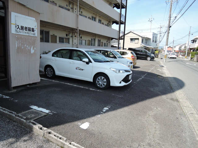 国枝ハイツ 4階 駐車場