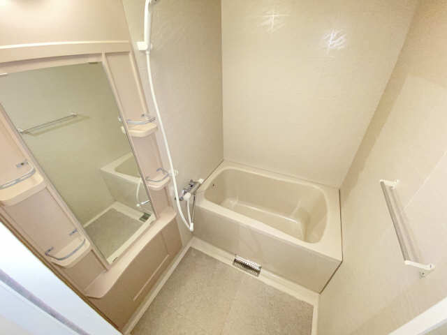 レジデンスフローラ 3階 浴室