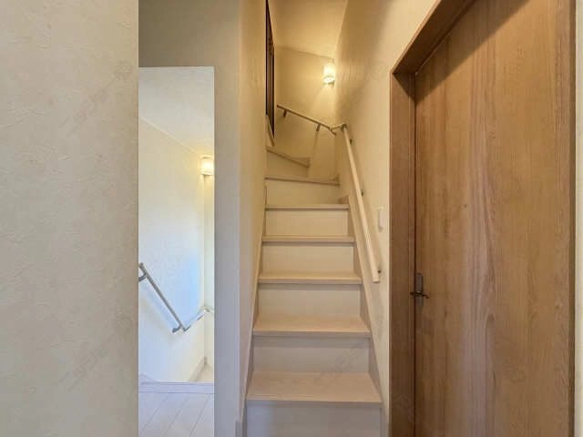 ロフトへ続く階段