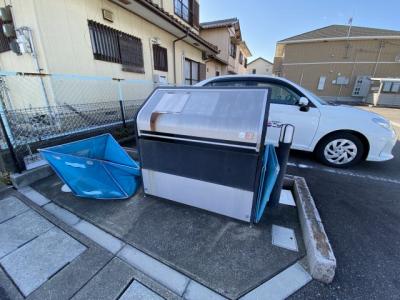 アイリス 2階 駐車場