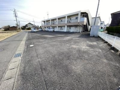 駐  車場
