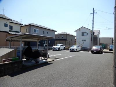 ヴァンベール 1階 駐車場