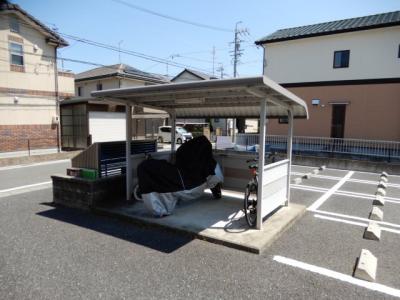 ヴァンベール 1階 駐車場