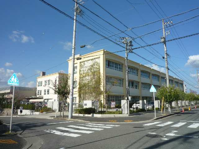 熊の前小学校歩7分
