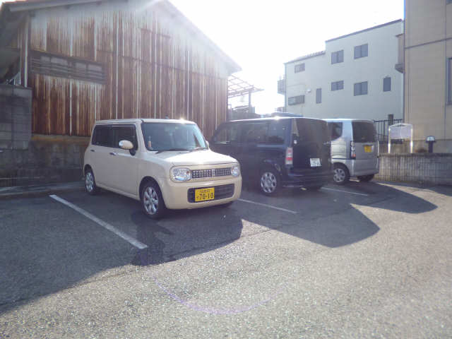 クリーンハイツ 1階 駐車場