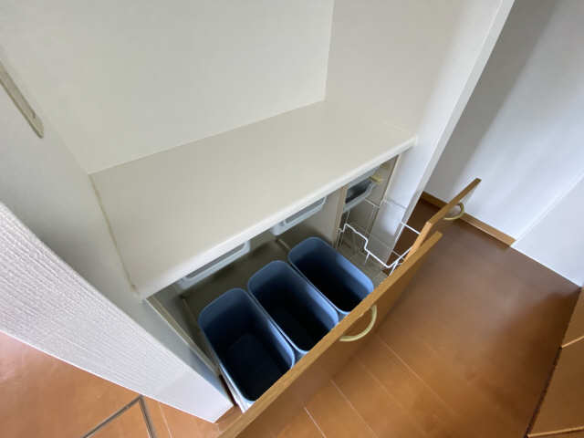 ダストボックス