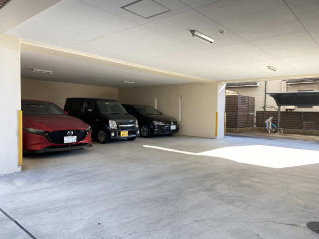 屋内駐車場