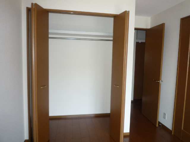 南側洋 室の収納