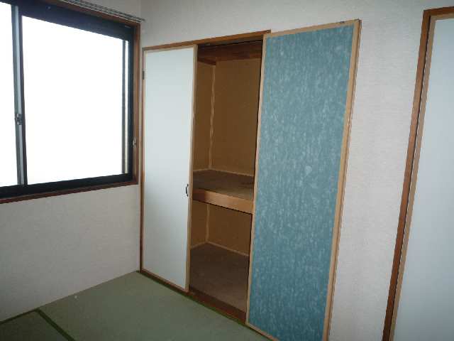 北側和室の収納