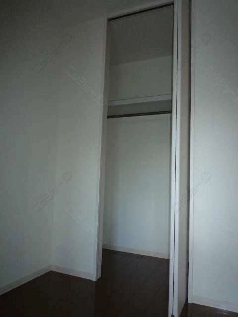 洋間3帖内の収納