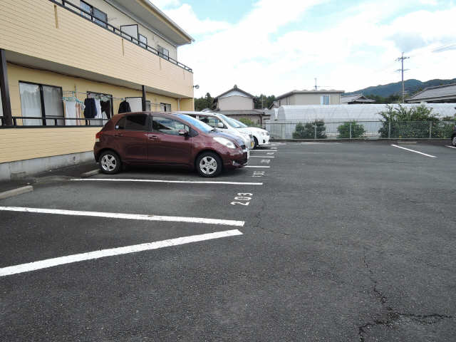 グレイス村田 2階 駐車場