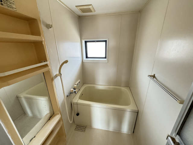 ハイカムール二本松 2階 浴室