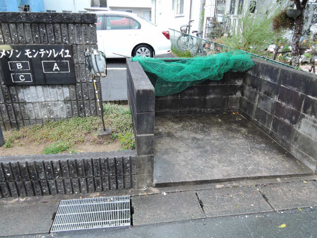 ゴミ捨て場