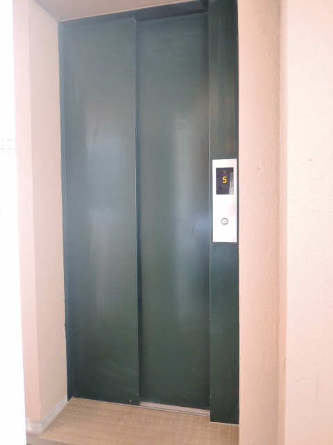 グランシャリオ 2階 エレベータ