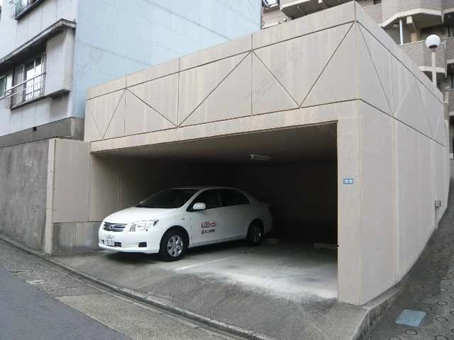 屋根付駐車場