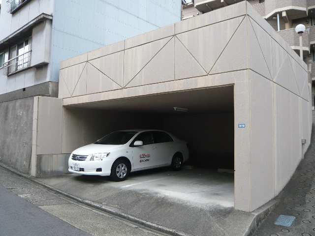 屋根付駐車場