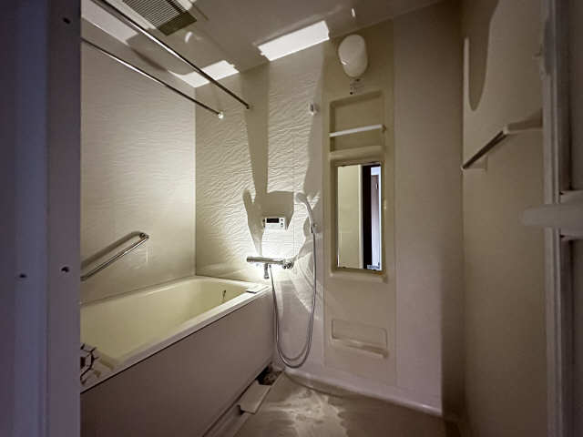 ファヴォール白壁 2階 浴室