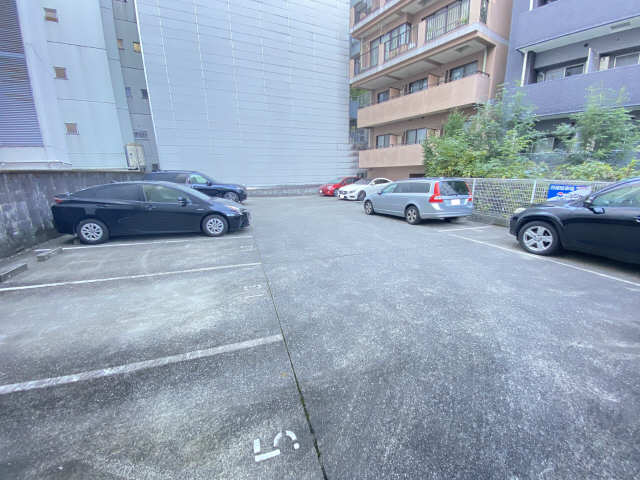 江口ＴＨビル 4階 駐車場