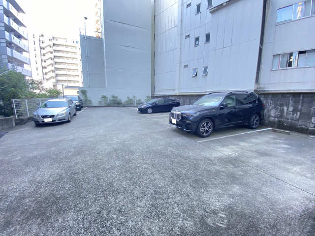 江口ＴＨビル 4階 駐車場