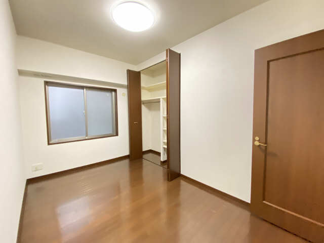 ロイヤルアーク徳川町１０４号室 1階 洋室