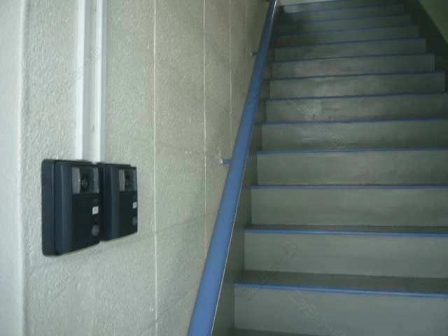 階段下モニター付インターホン