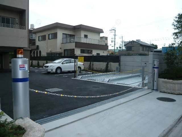 共通・ﾁｪｰﾝｹﾞｰﾄ付駐車