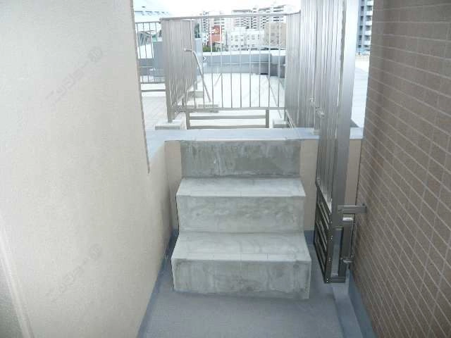 602ﾙｰﾌﾊﾞﾙｺﾆｰ行階段