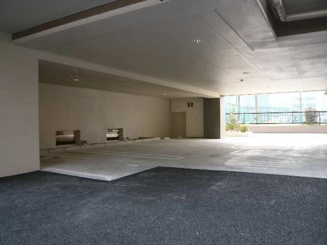 屋根付駐車場
