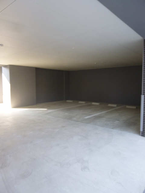 屋根付駐車場