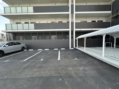 リアレクト白壁 5階 駐車場