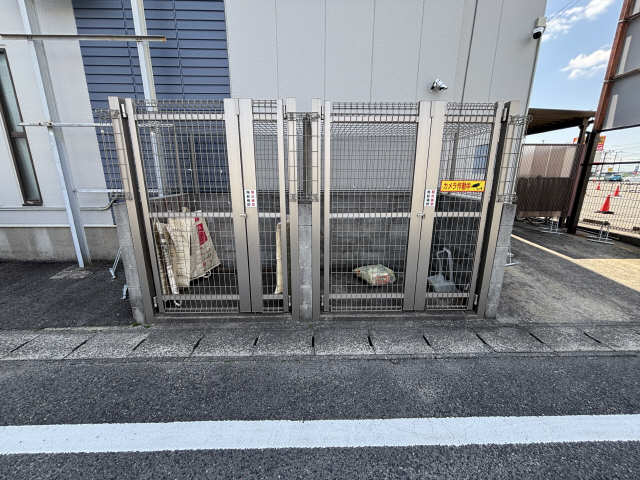 敷地内ゴミ置き場