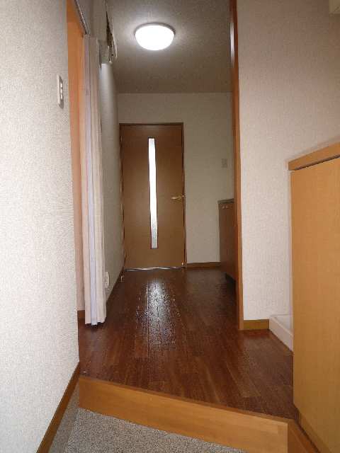 玄関から見た室内
