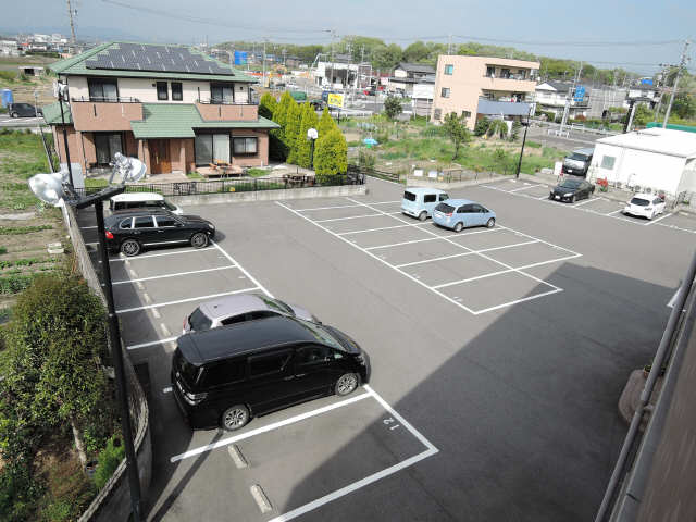 Ｃ２　ＳＱＵＡＲＥ 1階 駐車場