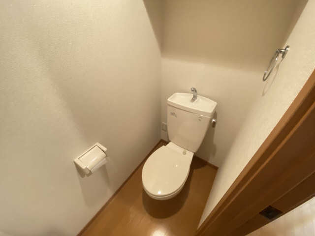 パレ・ガルニエ　ＥＡＳＴ 1階 WC