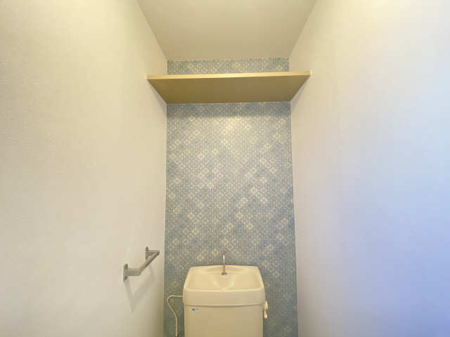 グルンハイムＢ 1階 WC上部収納棚