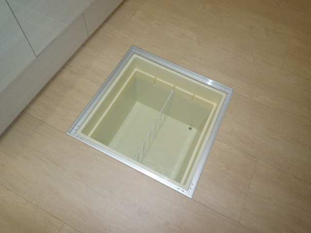 床下収納庫（１階）