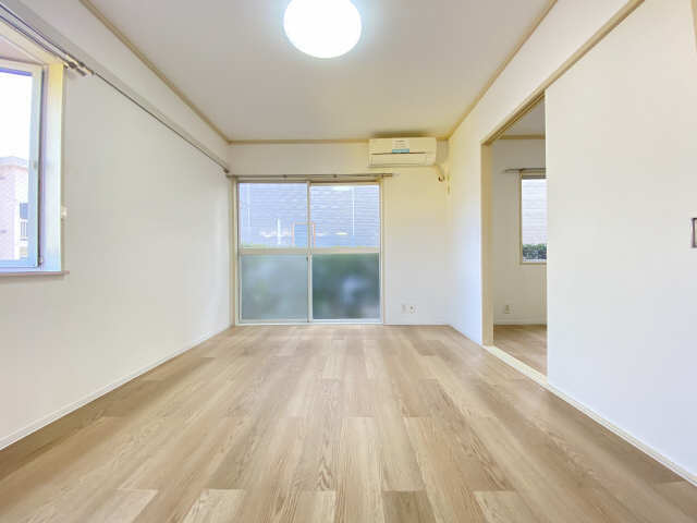 室内（同型モデル）