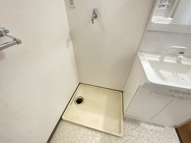 洗濯機置場（同型モデル）