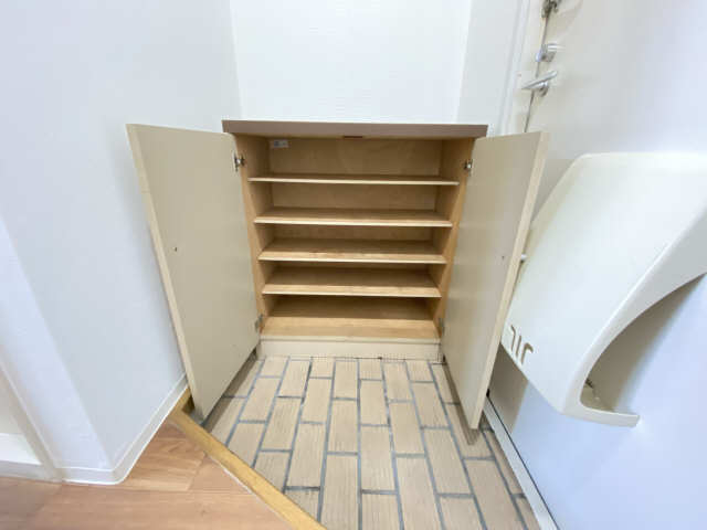 玄関（同型モデル）