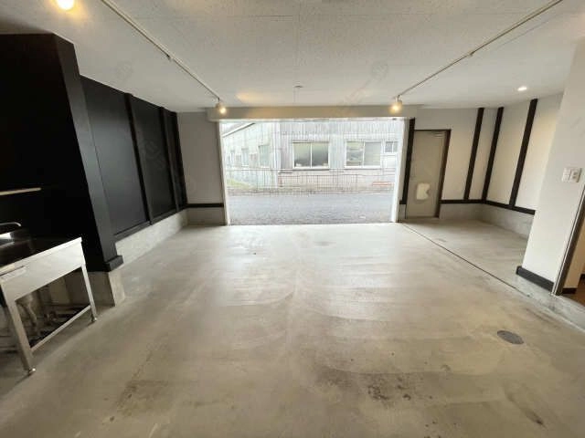 ガレージ内