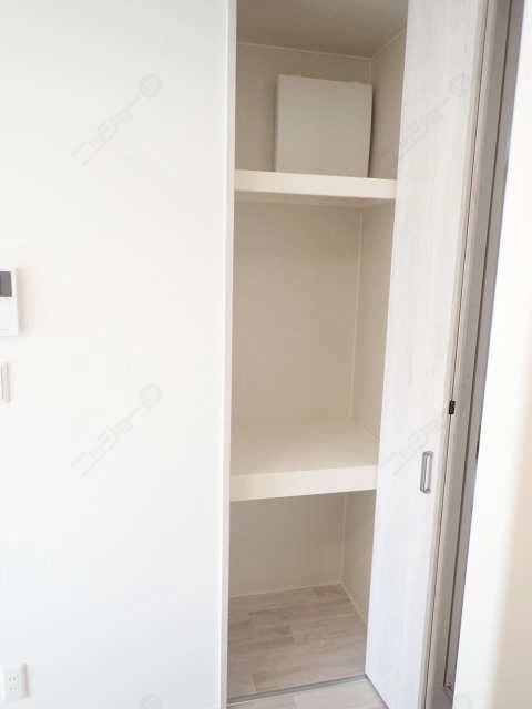 キッチン横収納