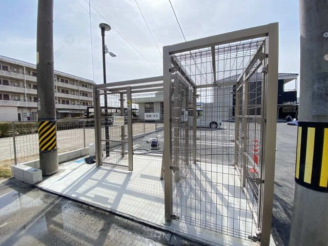 敷地内ゴミ置き場