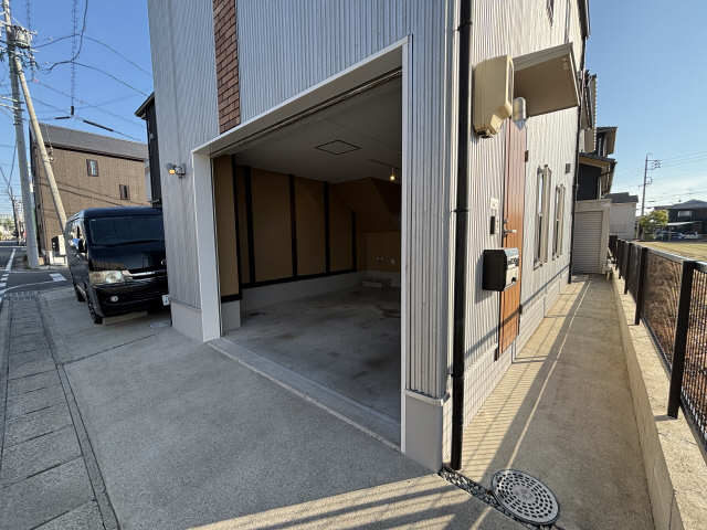 ガレージ入口