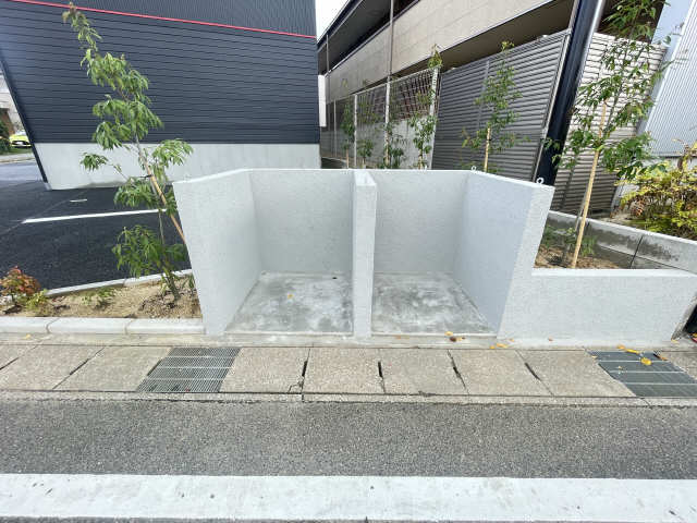 敷地内ゴミ置き場