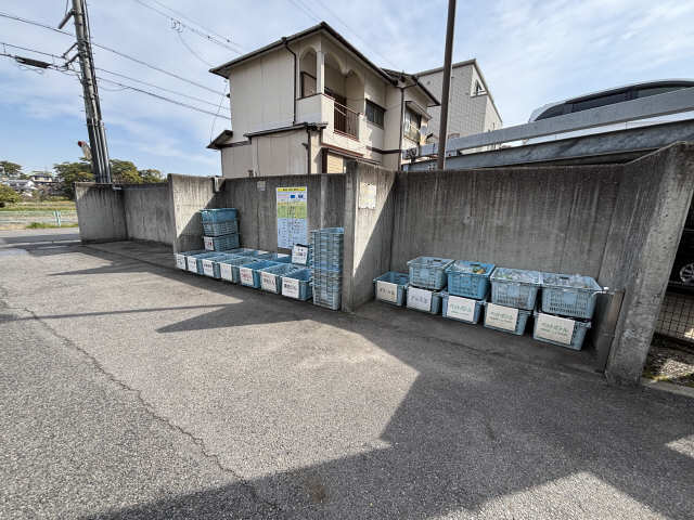 敷地内ゴミ置き場